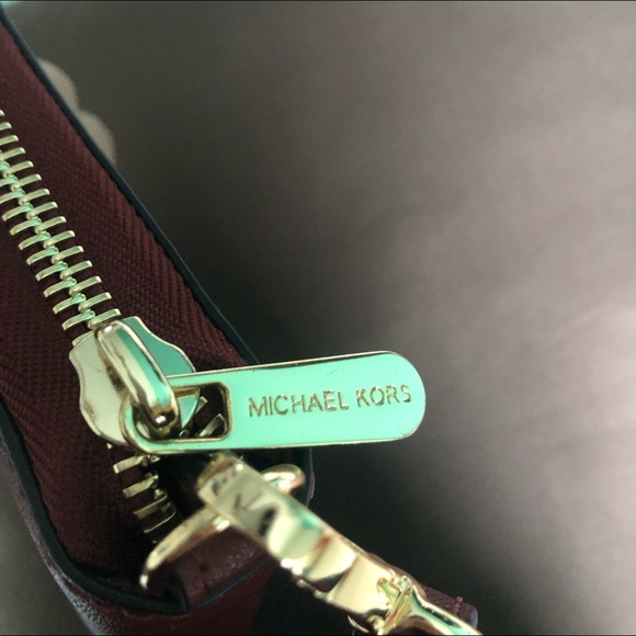 Micheal Kors Wristlet